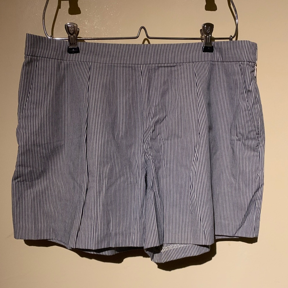 Cute stripped shorts